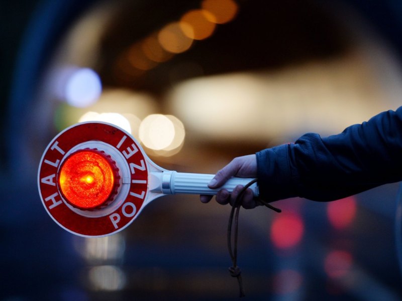 Polizei kelle nacht kontrolle dunkel