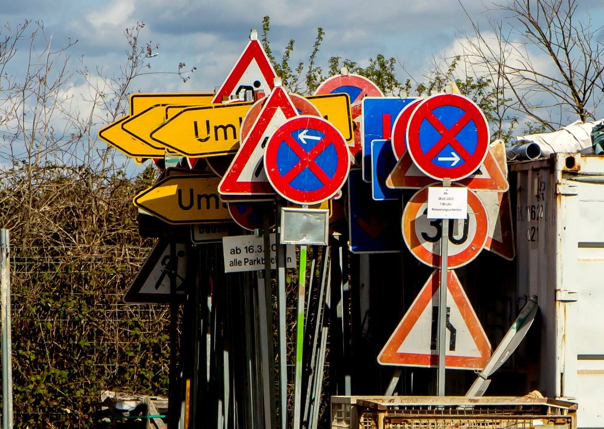 Thüringen Ortseingangsschilder.jpg