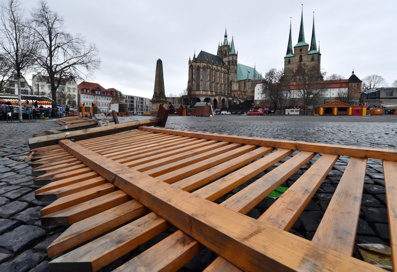 Der Wille war da – doch nach nur zwei Tagen musste der Weihnachtsmarkt in Erfurt wieder den Platz räumen. (Archivbild)