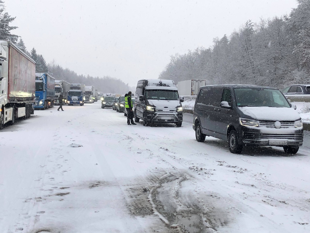 Auf der A4 kam es zu langen Staus.