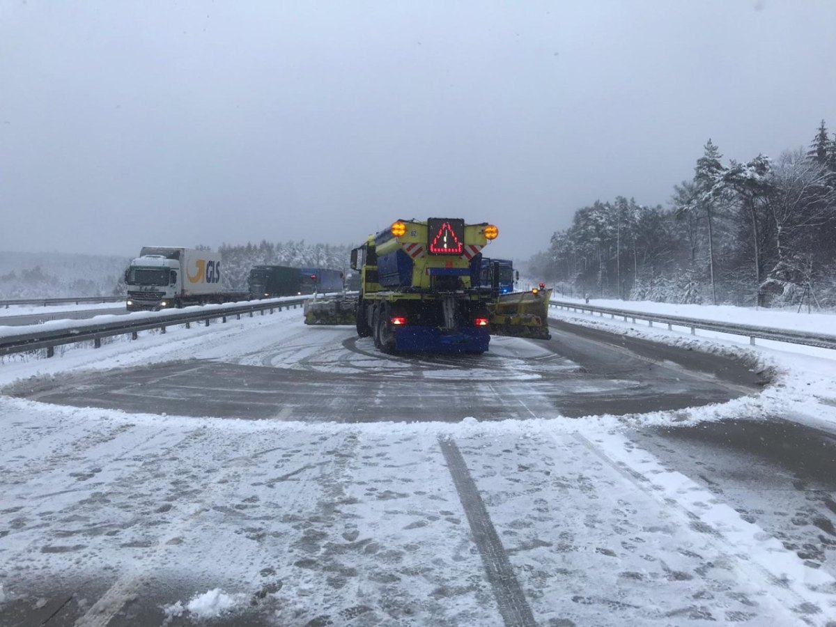 A9 Stau Schnee Räumdienst