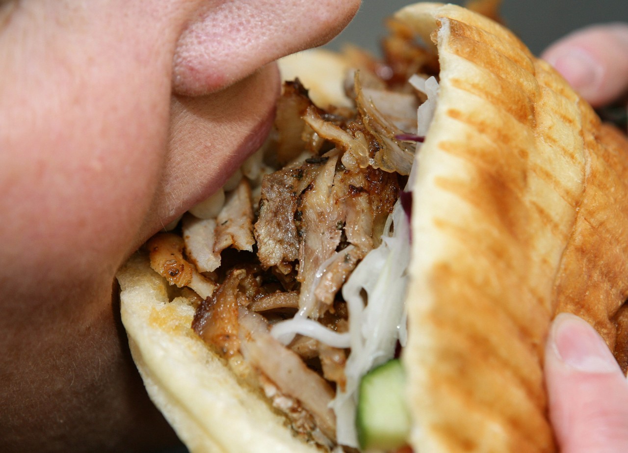 Einer Frau in Erfurt schmeckte der Döner so überhaupt nicht. Dann rastete sie komplett aus. (Symbolbild)