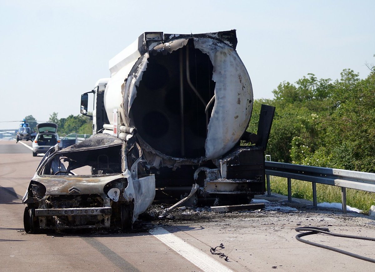 Autobahn 9 A9 Unfall Dessau Bitterfeld