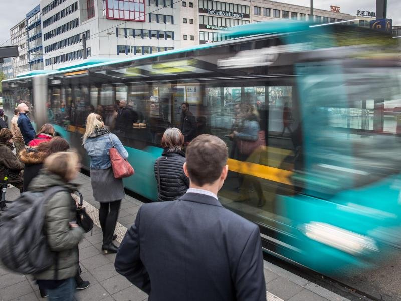 Die meisten Fahrgäste sind im Bus unterwegs.