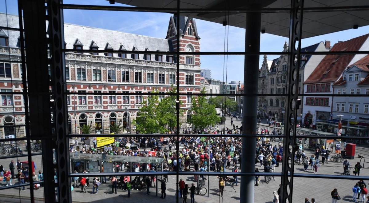 Erfurt Demo Fridays for Future Neonazis.jpg