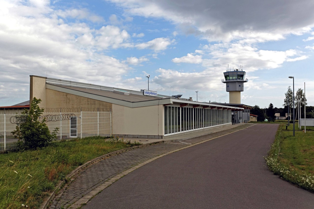 Der Flugplatz in Altenburg-Nobitz. Hier werden die Leichen zunächst hingebracht, um sie später einzuäschern. (Archivbild)