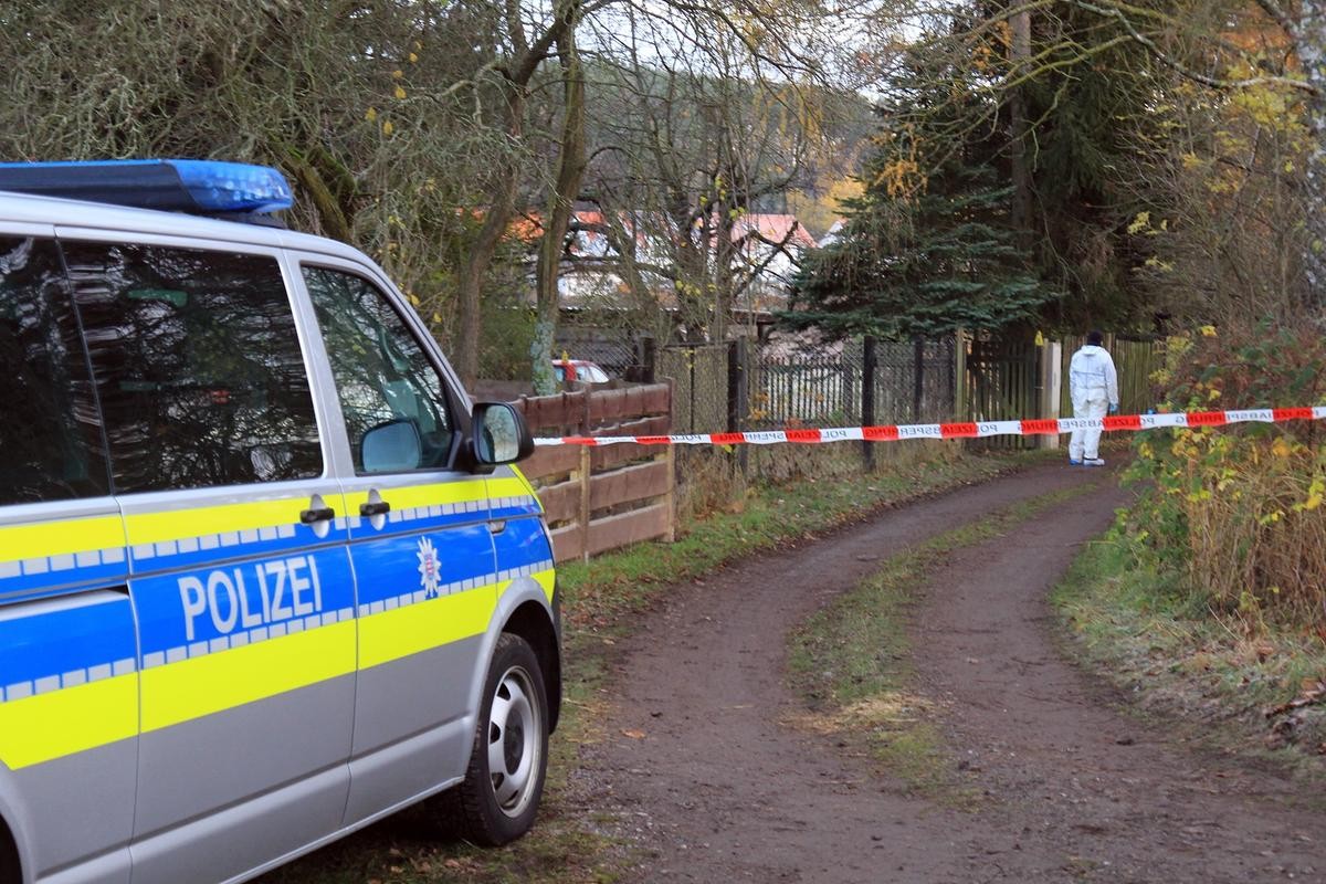 Die 86 Jahre alte Frau war Ende November tot in ihrem Garten aufgefunden worden.