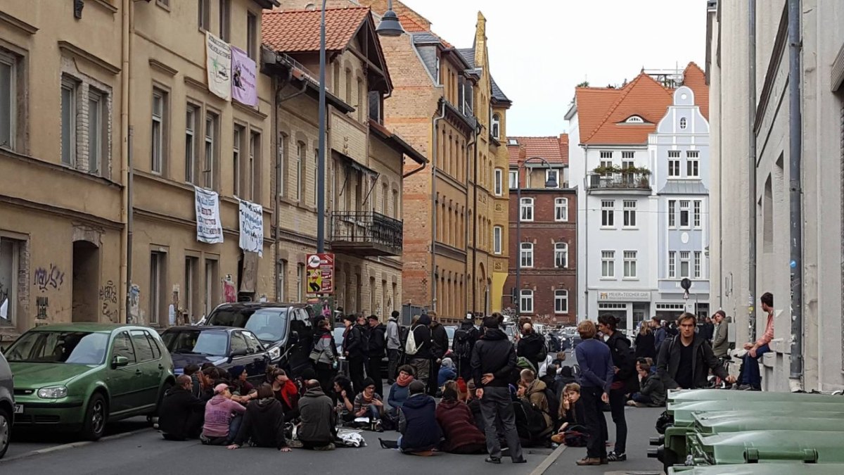 Haus der Ernst-Abbe-Stiftung in Jena besetzt