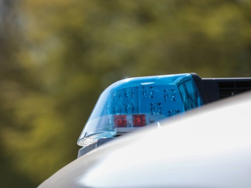 Nordhausen Mann pinkelt an Baum fallen Schüsse Pistole Schuss Polizei Streit