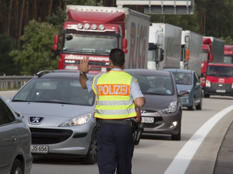Polizei Autobahn Symbolbild