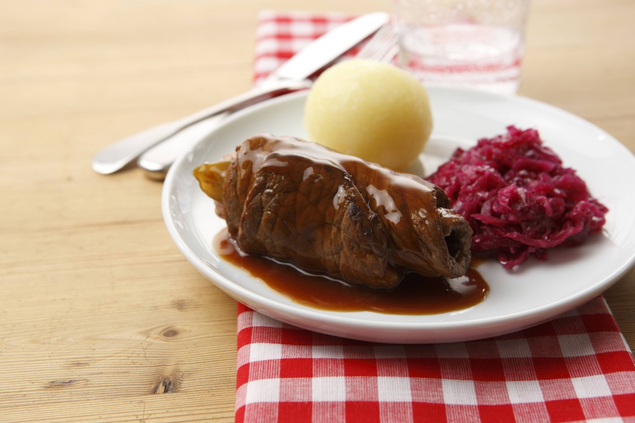 Ein Hoteldirektor schlägt vor, die Thüringer Bratwurst als Nationalgericht durch Kloß und Roulade zu ersetzen. (Symbolbild) 