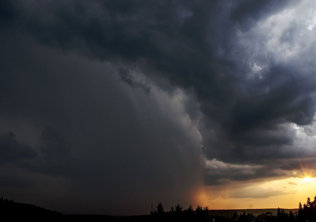 Thüringen Downburst Gewitter Phänomen.JPG