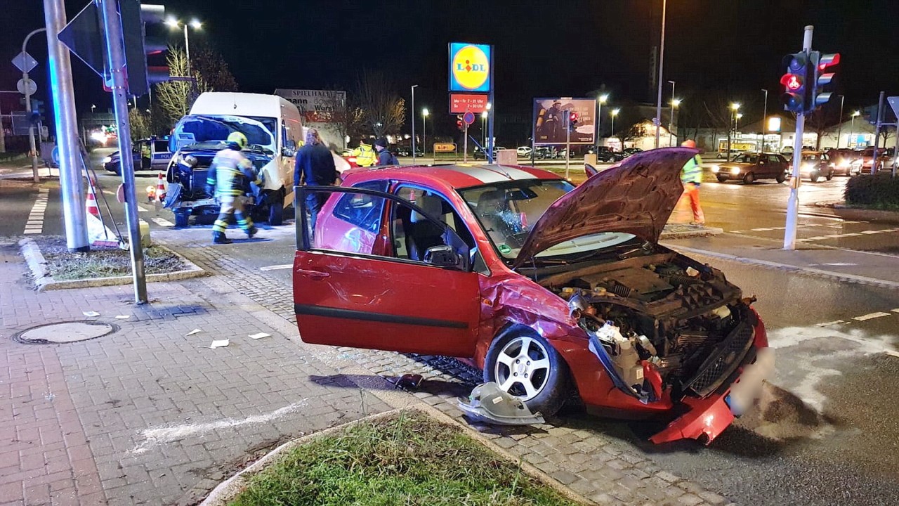 Erst vor kurzem hatte es einen Unfall auf der Kreuzung gegeben. 