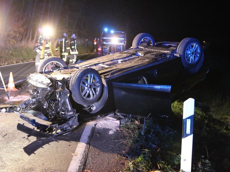 Unfall Blaulicht Kyffhäuserkreis Audi überschlägt sich