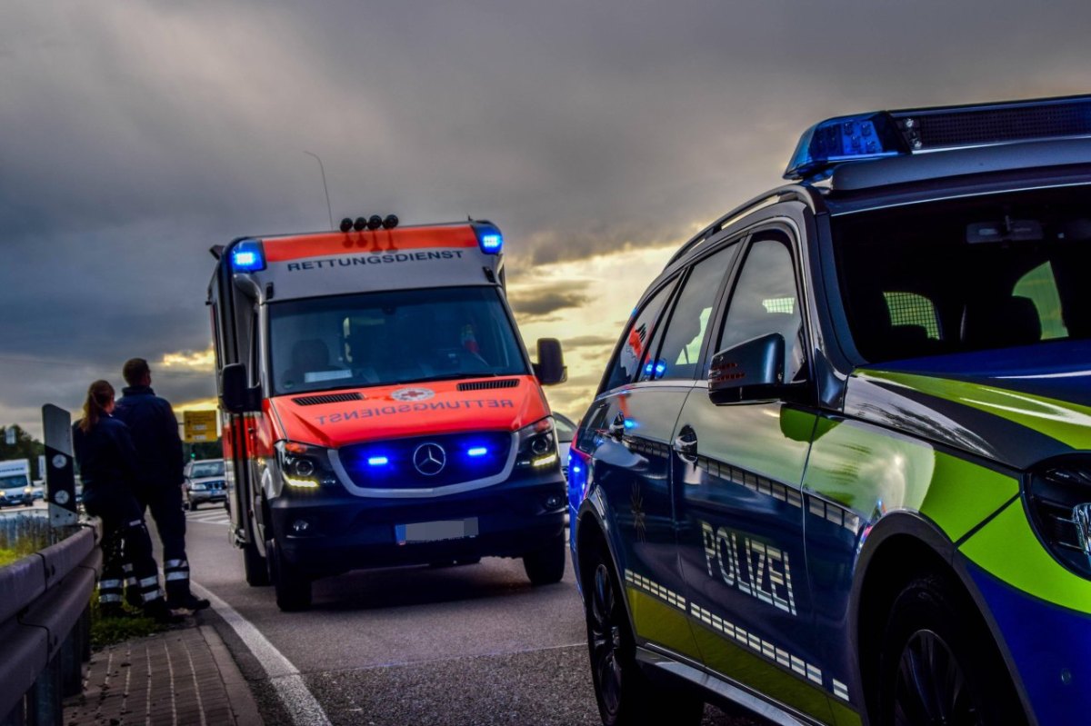 Unfall Polizei und Krankenwagen