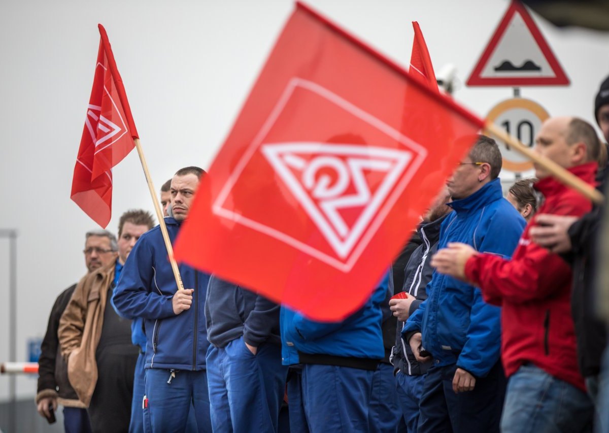 Warnstreik der IG Metall in Arnstadt