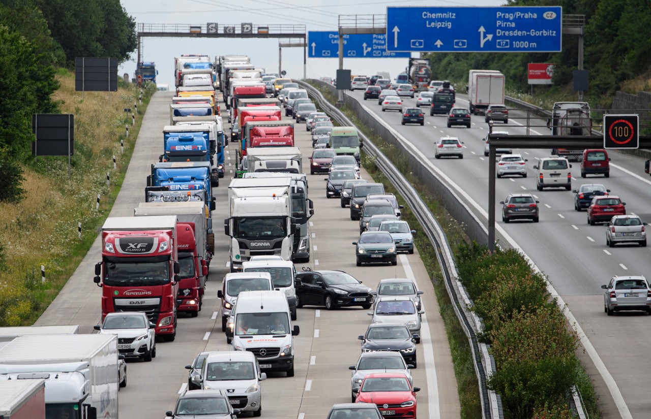 A4 in Erfurt: Ein Lkw-Unfall verursacht ein riesiges Chaos. (Symbolbild) 