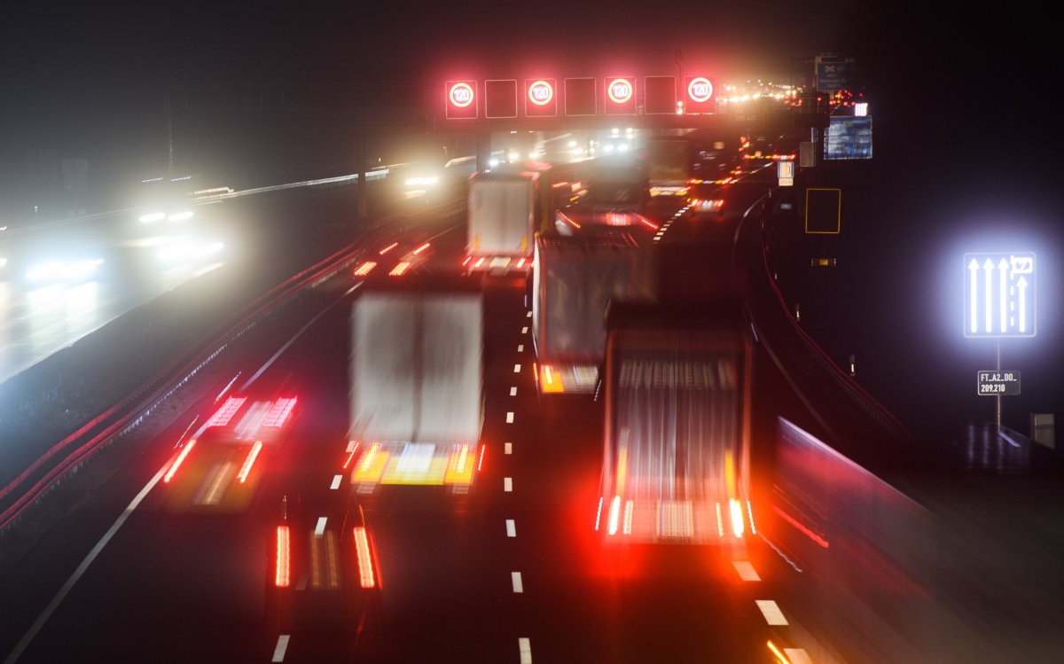 autobahn a2 dunkel abend nacht lehrte