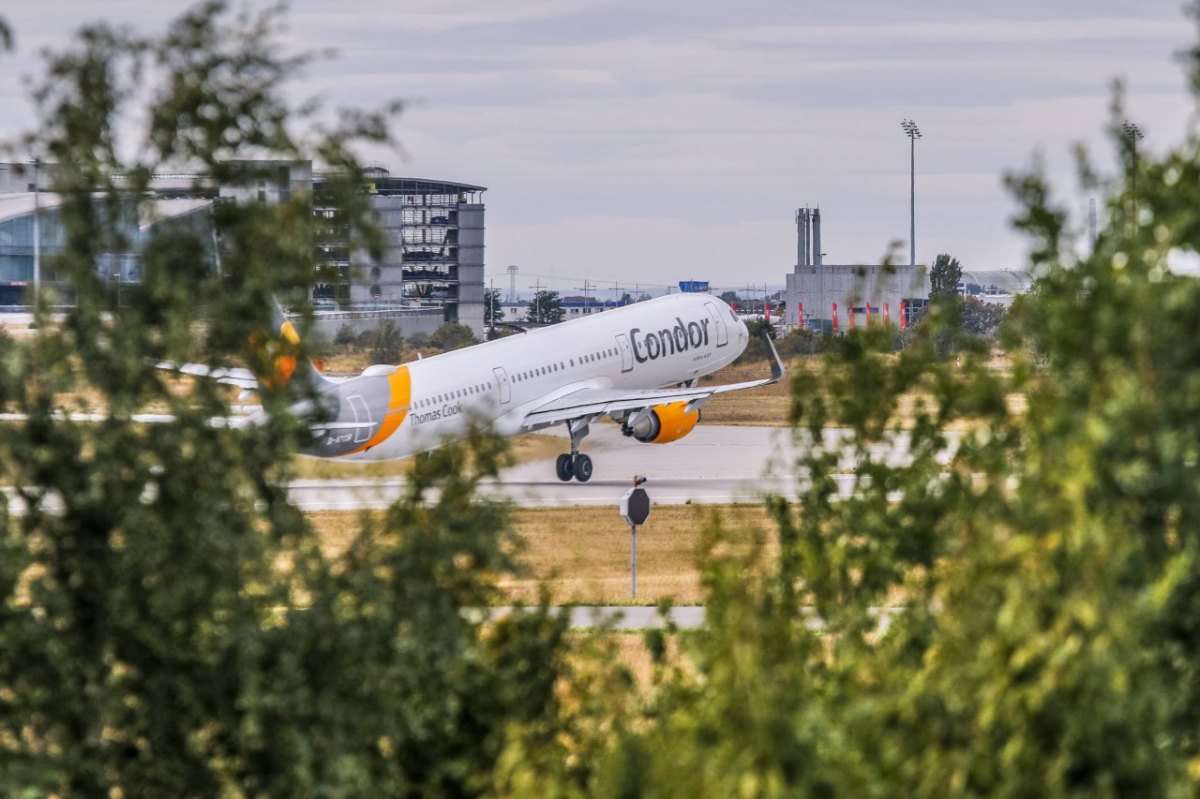 condor flughafen halle leipzig