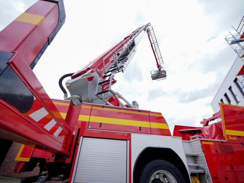 drehleiter feuerwehr jena junge dach