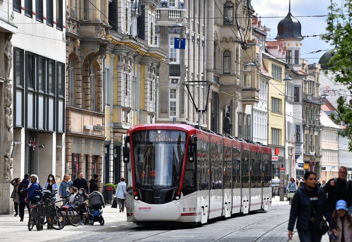 erfurt straßenbahn.jpg