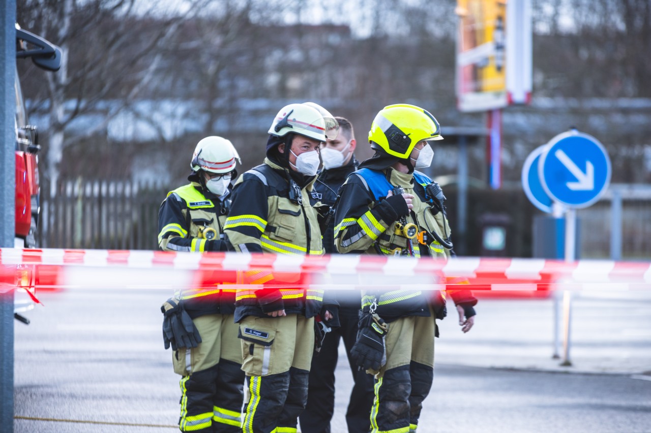 Rund 60 Einsatzkräfte hatten am Montagmorgen einen spontanen Termin beim Finanzamt Gera. 