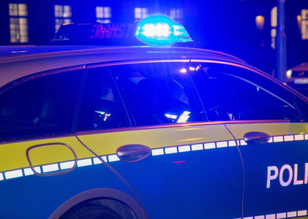 polizei gera blaulicht nachts