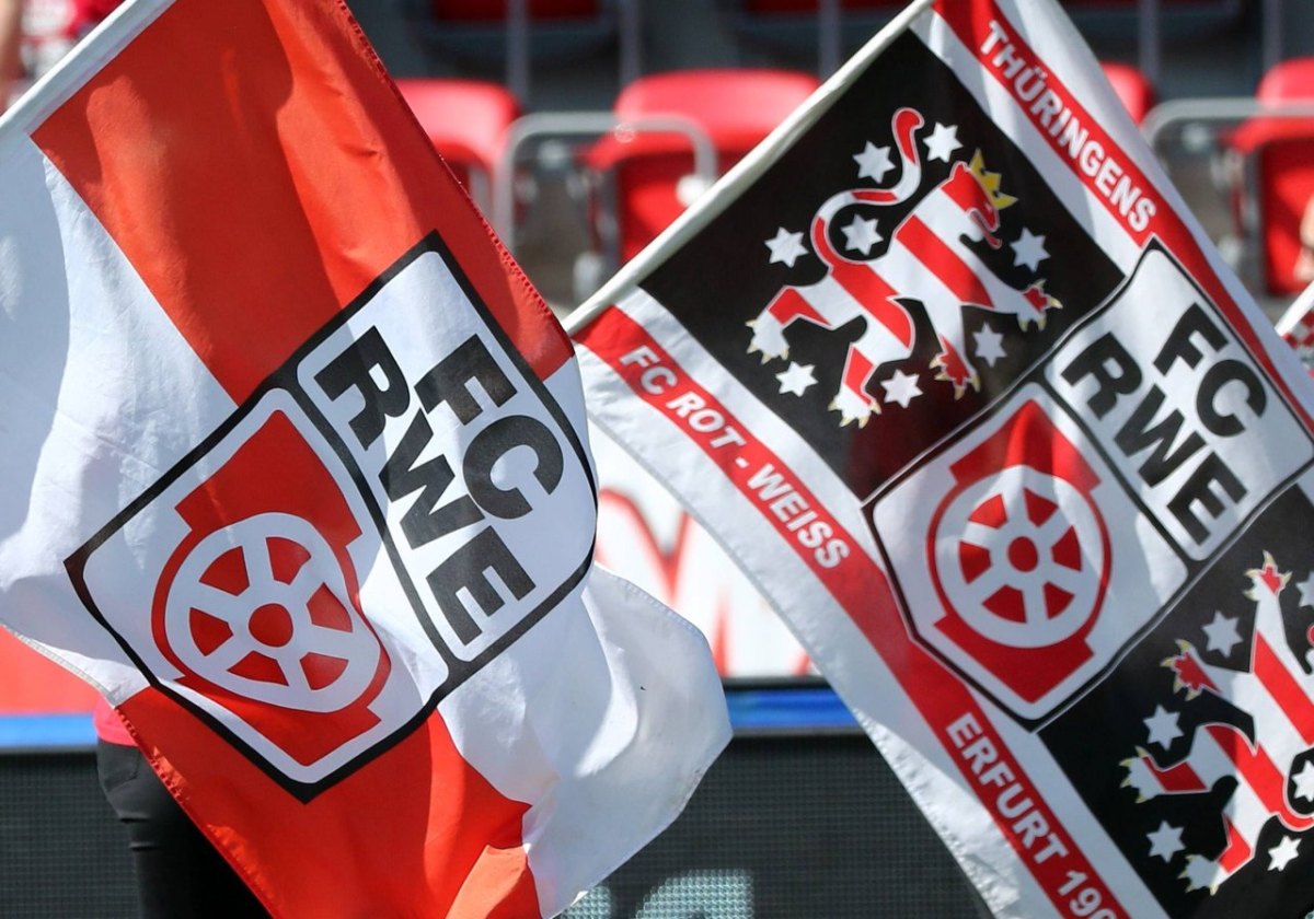 rot-weiß-erfurt-flaggen-logo-fans