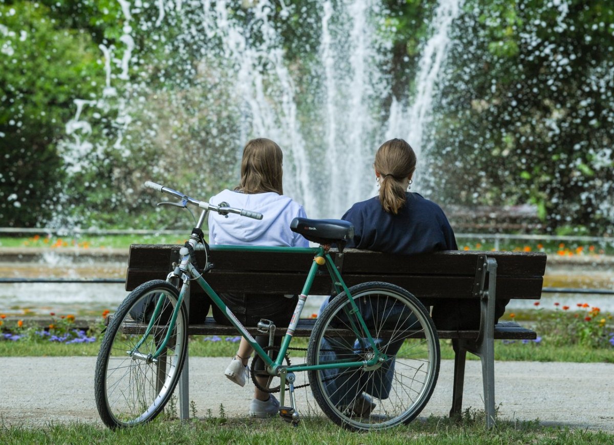 stadtpark erfurt mädchen bank