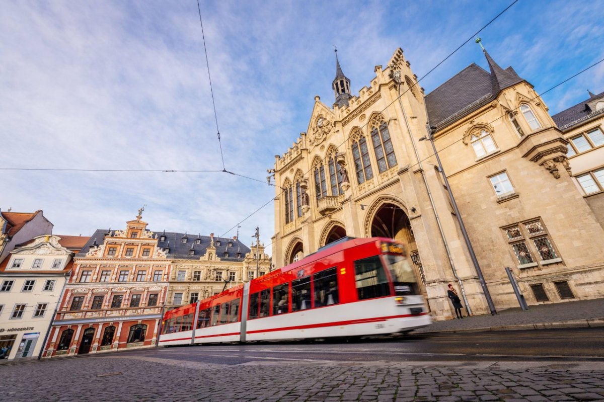 straßenbahn erfurt.jpg