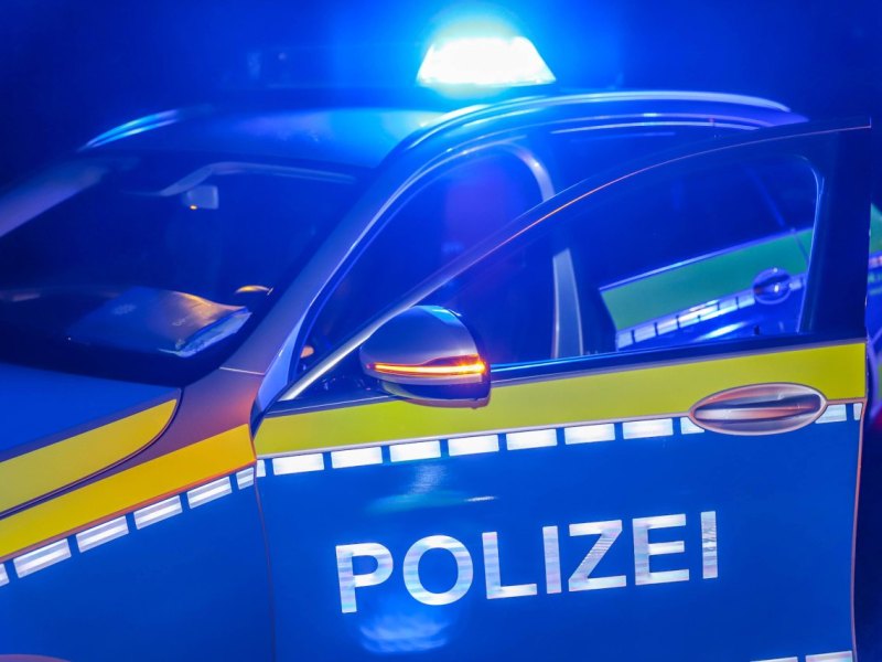 thüringen blaulicht polizei streifenwagen nacht