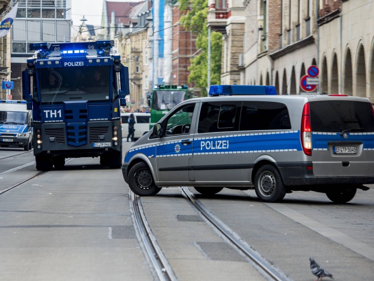 wasserwerfer-polizei-mai-erfurt