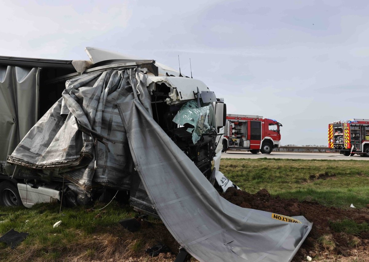 a4 thüringen lkw crash.JPG