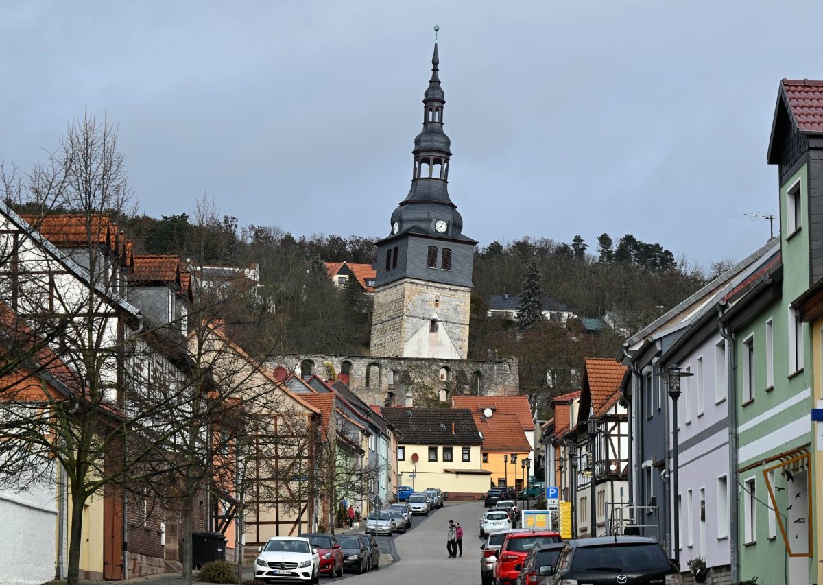 bad frankenhausen schiefer turm.jpg