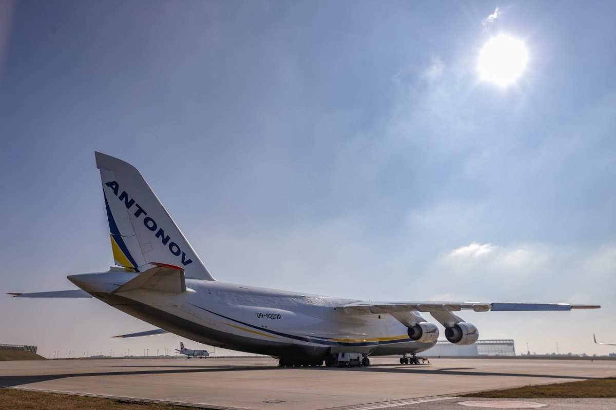 flughafen leipzig antonov airlines.jpg