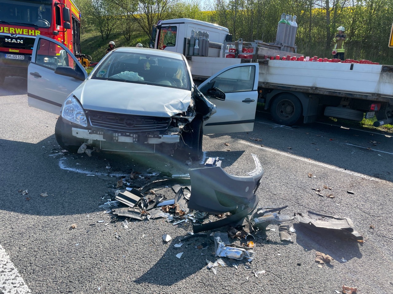 Bei dem Unfall auf der B19 in Thüringen wurden insgesamt fünf Menschen verletzt.