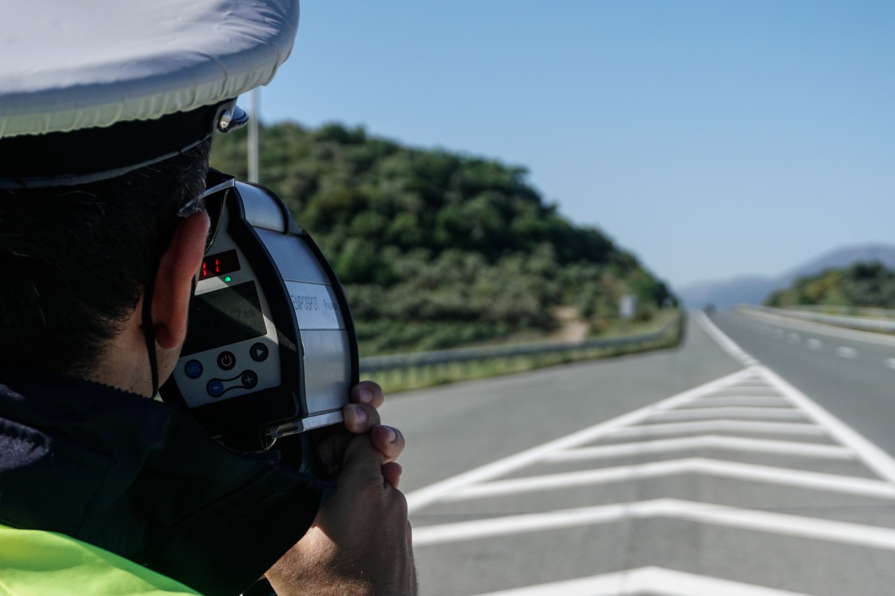 Der Polizei sind auf der A9 in Thüringen zahlreiche Temposünder ins Netz gegangen. (Symbolbild)