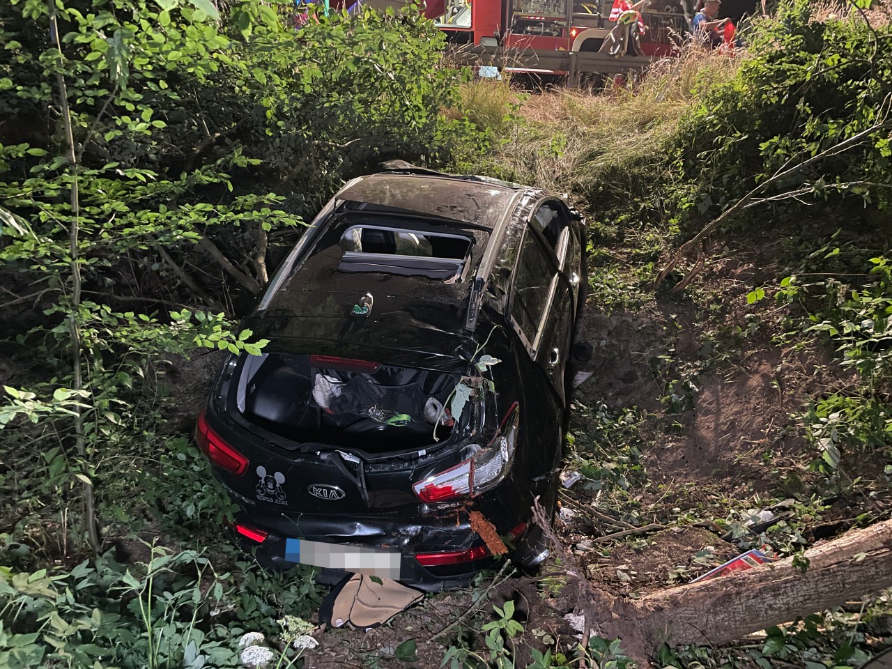 Die Bergung des Crash-Autos im Kreis Hildburghausen gestaltete sich schwierig.