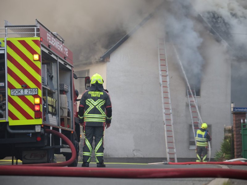 thüringen rauchsäule feuerwehr.jpeg