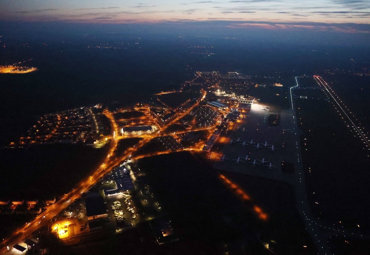 Flughafen Erfurt.jpg