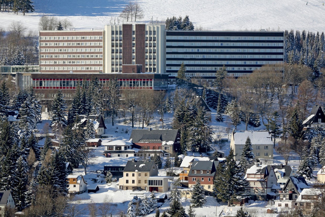 Das ehemalige FDGB-Ferienheim Finsterbergen im Thüringer Wald: Heute ist es das Hotel Ahorn am Fichtelberg. (Archivbild)

