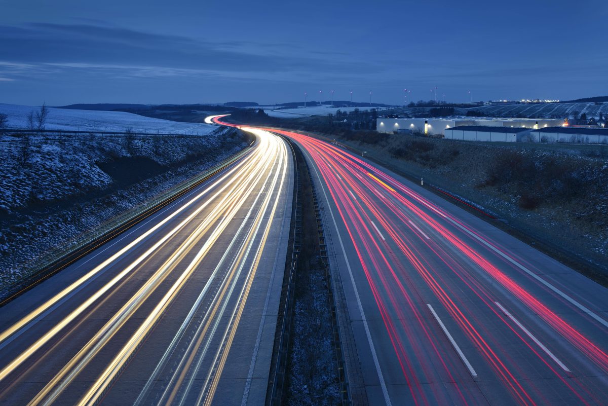 A9 in ThÃ¼ringen nachts mit Lichtern