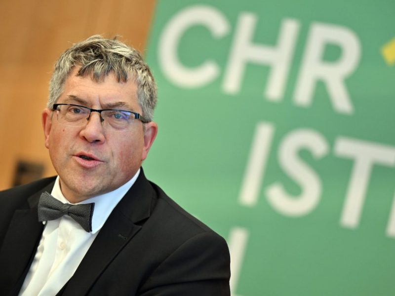 Friedrich Kramer, Landesbischof der Evangelischen Kirche in Mitteldeutschland (EKM), hat sich zu den Montagsdemos geäußert.