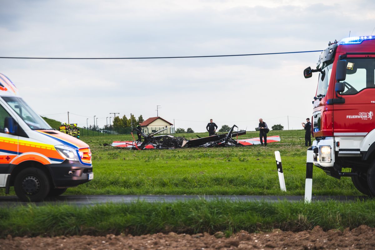 Nach dem tragischen FlugzeugunglÃ¼ck in Gera lÃ¤uft die Ursachenforschung weiter.