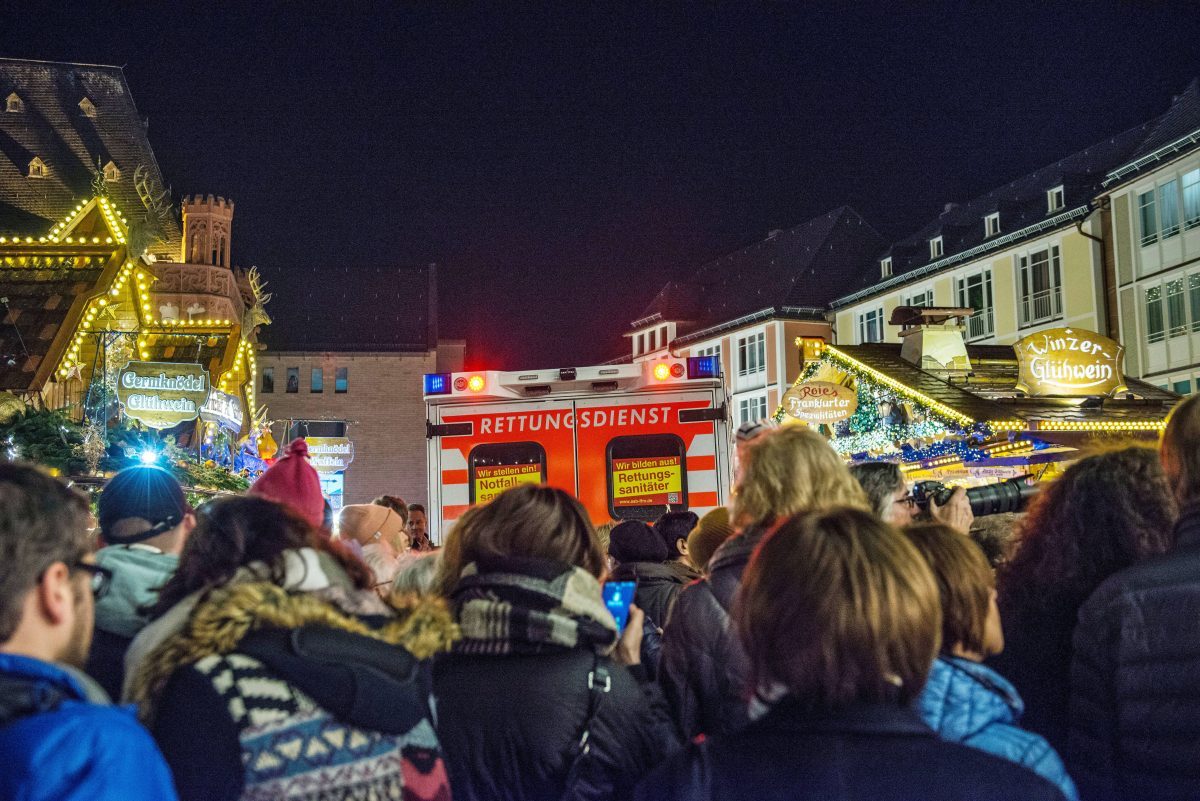 Auf dem Weihnachtsmarkt in Eisenach ist eine Jugendliche schwer verletzt worden.