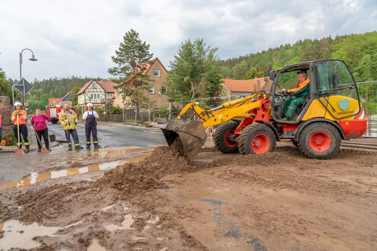 Eine Schlammlawine hat ihre Spuren in ThÃ¼ringen hinterlassen.