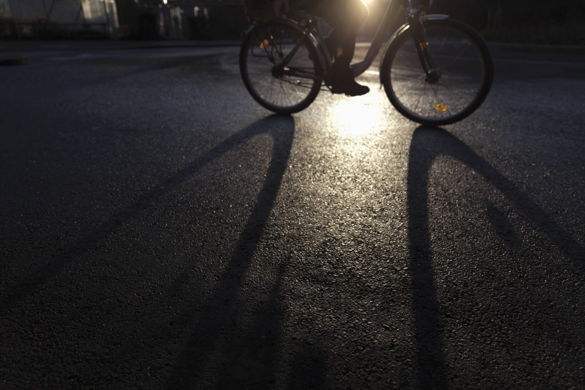 Eine Frau war nachts mit dem Fahrrad in Ilfeld (ThÃ¼ringen) unterwegs. Doch die Tour wurde ihr zum VerhÃ¤ngnis. (Symbolbild)