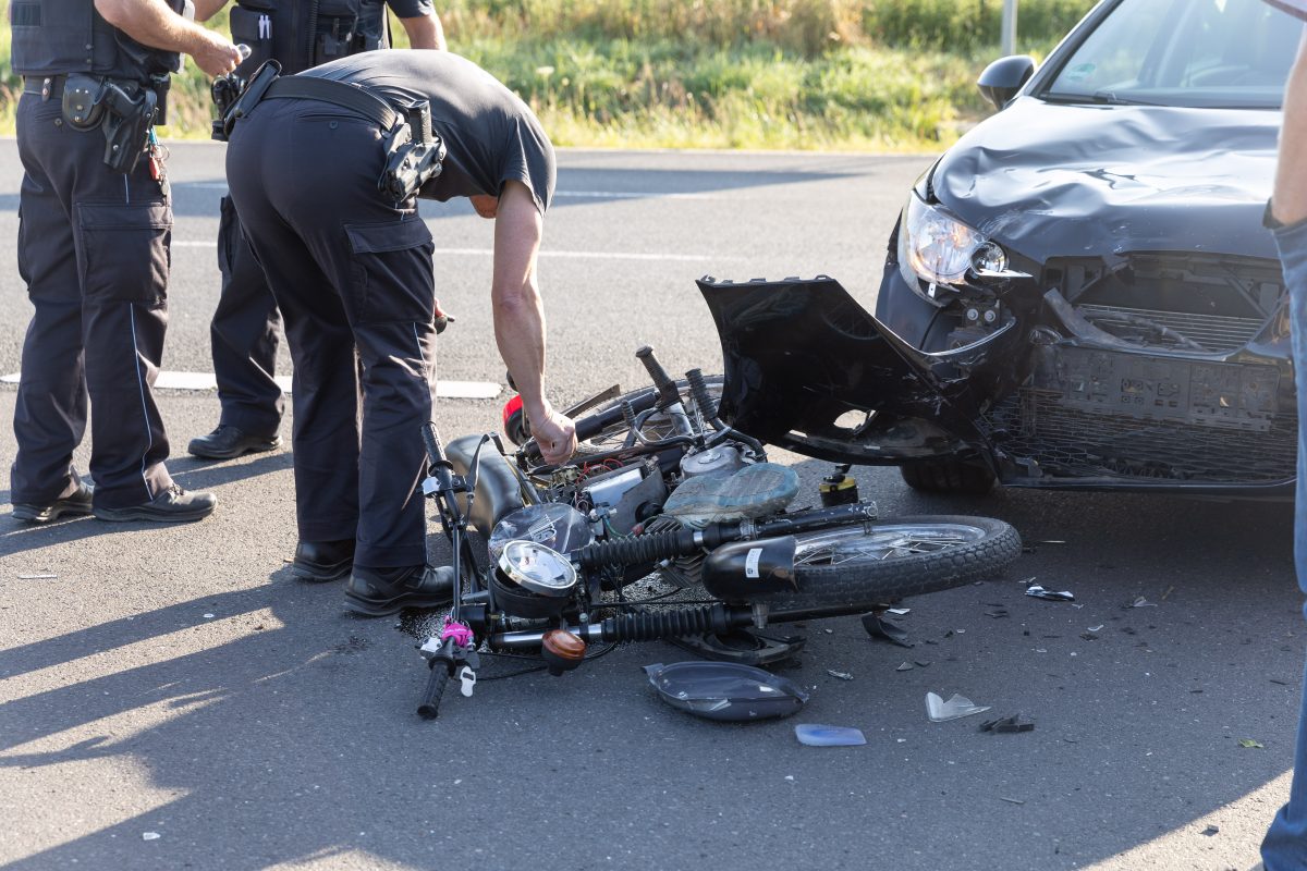 Am Freitagmorgen ist ein Moped-Fahrer bei einem Unfall in ThÃ¼ringen lebensgefÃ¤hrlich verletzt worden.