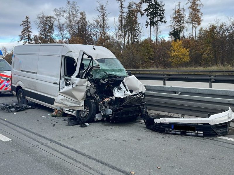 A9 in Thüringen: Schwerer Transporter-Unfall! Drama beim Hubschrauber-Einsatz