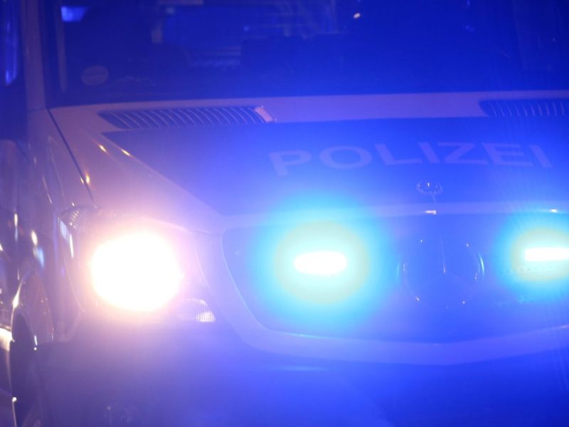 Thüringen: Parolen und Hakenkreuze – Polizei crasht Neonazi-Party in Lagerhalle